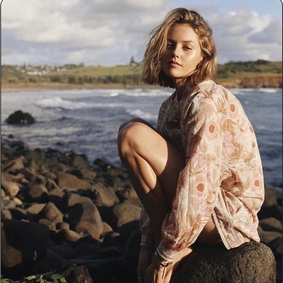 Spell & The Gypsy Jungle Blouse - Picture 6 of 13